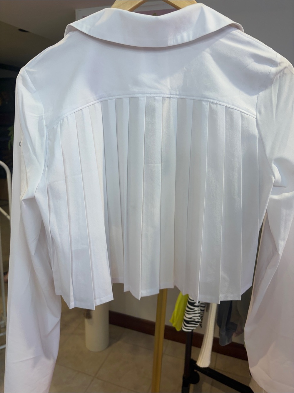 NWOT Cropped Unmatched Long Sleeve - - Picture 6 of 6